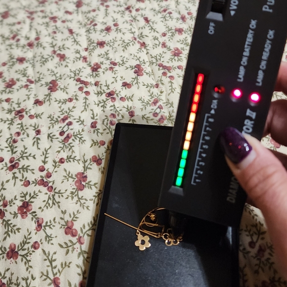 18k Solid Gold Long Earring NWT - Picture 4 of 12